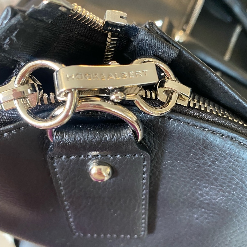 HOOK + ALBERT premium leather garment weekender - Picture 9 of 12